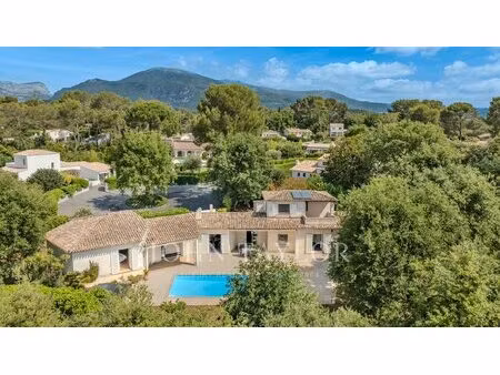 charmante villa provençale dans un domaine privé — roquefort-les-pins