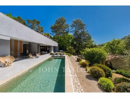 ensemble de 2 villas avec fort potentiel d'extension et de construction  village de...