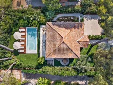 cap d'antibes - exclusivite etude du cap d'antibes - villa clé en main avec piscine.