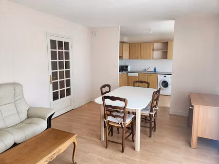 location appartement 3 pièces 58 m² à lannilis (29870)