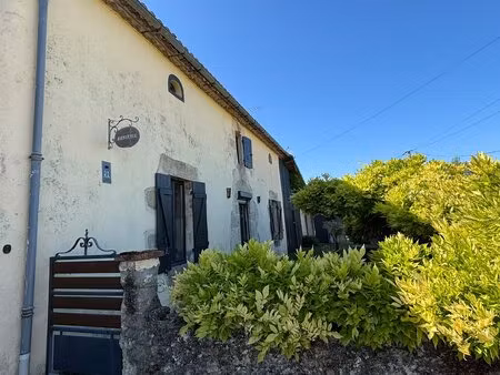 charmante maison en pierre de 115 m2 avec grange  carport et jardin clos !