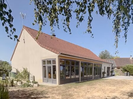 maison de plain-pied d'environ 90 m2 idéalement située entre louhans et chalon-sur-saône