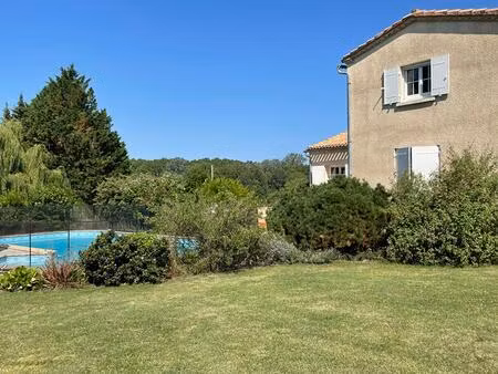 maison traditionnelle sur 4500m² clos