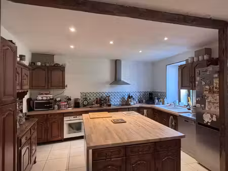 à vendre belle maison familiale avec grand terrain à trun