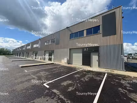 location local d’activités 187m² à 1749m²