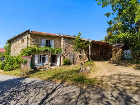 maison en pierre rénovée avec grange – un havre de paix au cœur de la campagne