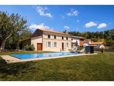 vente maison 9 pièces 280 m² à bords (17430)  545 000 €