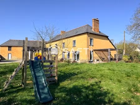 longère d'exception + revenus locatifs à 12 mn de rennes