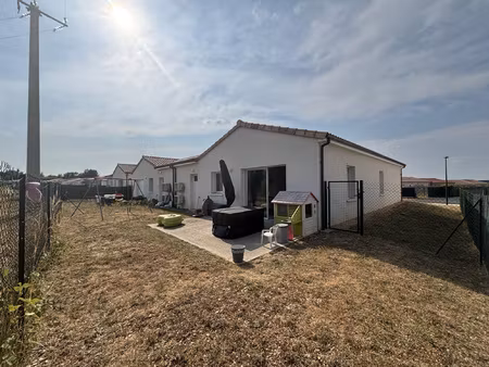 location maison 4 pièces 88m² neuville de poitou 86170
