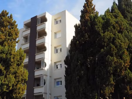 location appartement 3 pièces 79 m² à avignon (84140)