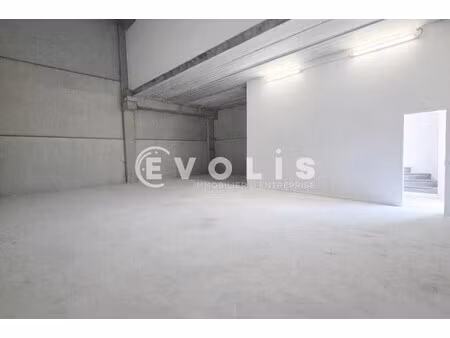 vente local d’activités serris 77700 159m²