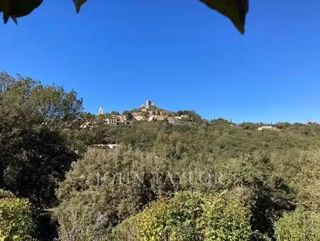magnifique vue sur le chateau de grimaud