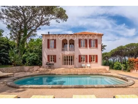 ref 2255 - saint-tropez - élégante bastide rénovée