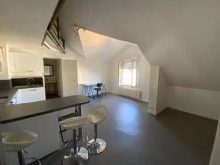 location appartement t1 meublé à laval (53000) : à louer t1 meublé / 30m² laval