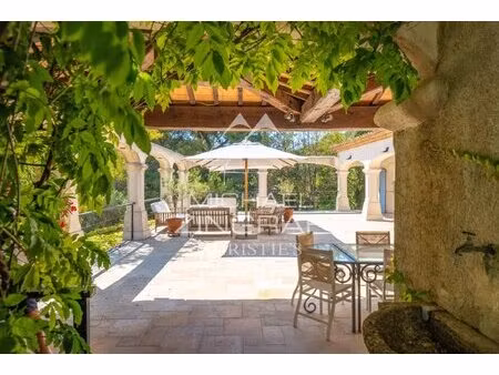 exclusivité propriété avec piscine et tennis