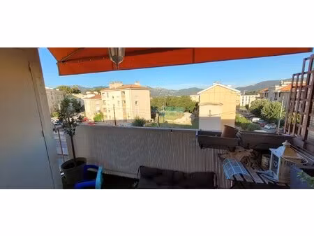 location appartement 3 pièces 63m² aubagne 13400
