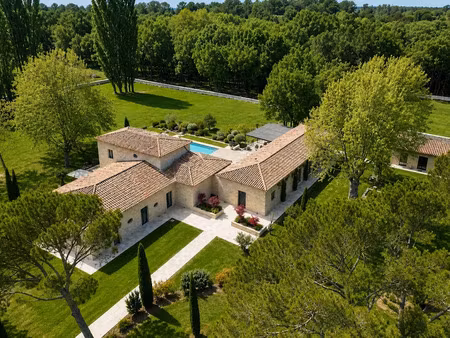 location meublée maison 15 pièces 520 m² à aix-en-provence (13090)  15 000 €