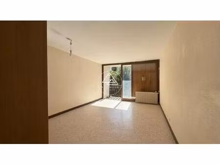 appartement à rénover de 1 chambre proche du centre de saint jean d'aulps