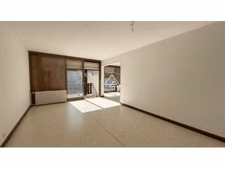 appartement à rénover de 3 chambres proche du centre de saint jean d'aulps