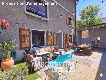 t4 « esprit maison » de 74 m² avec grande cour privative fermée et grand garage