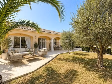 maison 5 pièce(s) 170 m2  3chambres  2sde  1sdb  jardin de 1837m2