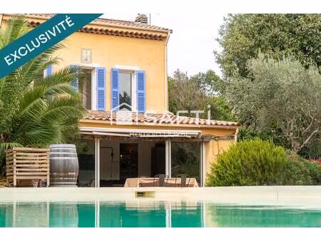 belle maison ancienne avec piscine