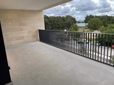 location appartement 4 pièces 87 m² à bruges (33520)