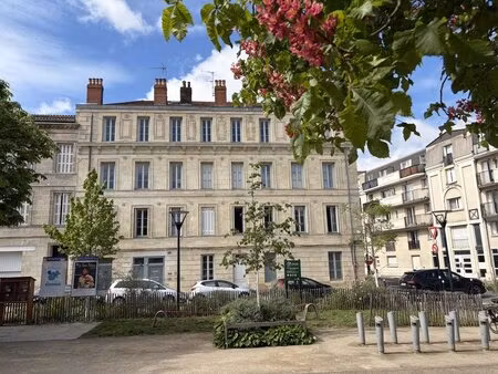 duplex lumineux avec vue dégagée à vendre à bordeaux (33300)