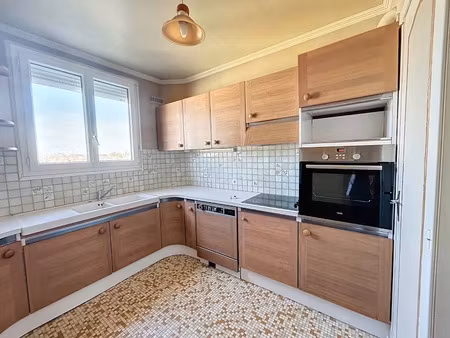location appartement 4 pièces 84.87 m² à troyes (10000)  545 €