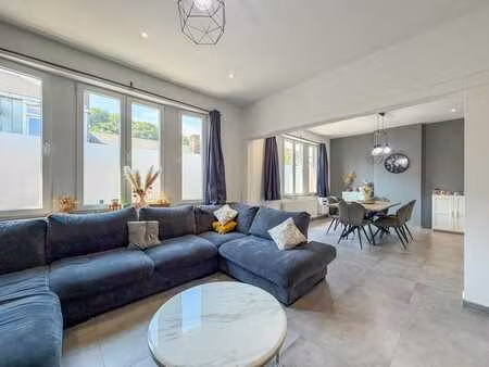duplex entièrement rénové