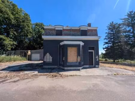 maison d'habitation a renover dans un cadre bucolique