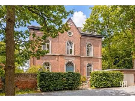 maison de maître avec maison d'hôtes  bien situé à visé