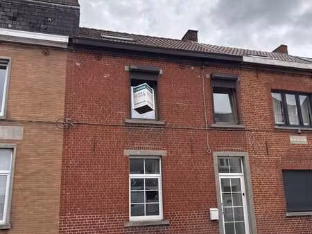 maison en centre de village de ±143m² sur 2a80. 3 ch  jardin