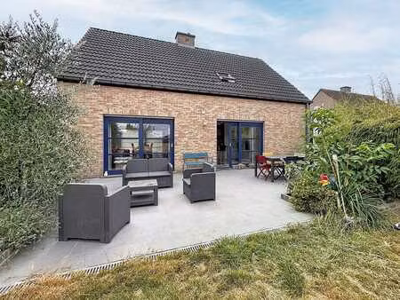 villa 4 façades avec grand terrain et garage