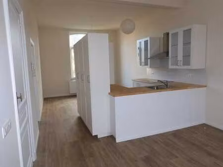 superbe appart 2 ch dans maison de maître + jardin commun