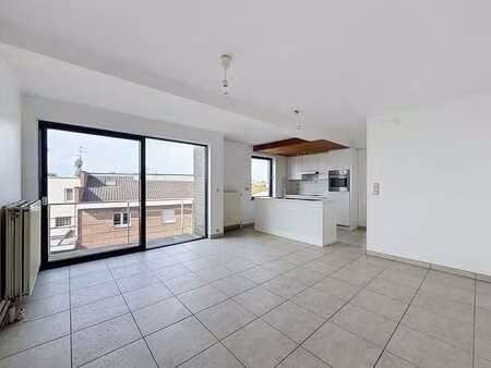 magnifique appartement très lumineux avec deux chambres  bal