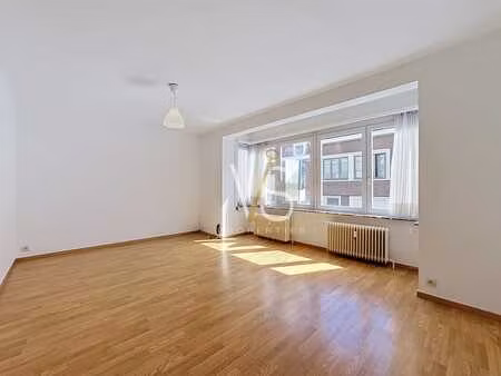 bel appartement 1 chambre avec terrasse - petite copro !