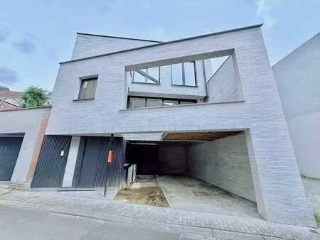 sublime maison contemporaine + terrasse!