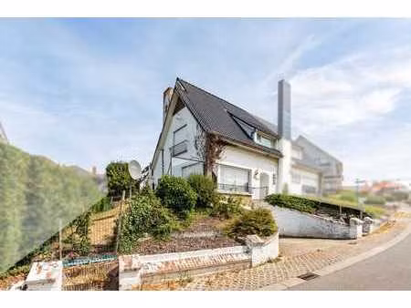 maison semi-mitoyenne près de la plage