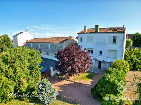 maison ancienne proche commodites avec ancienne étable