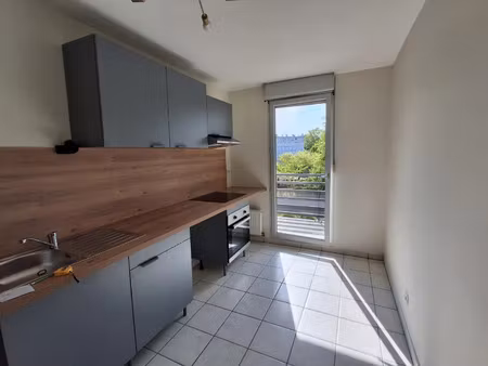 location appartement 2 pièces 50 m² à saint-priest (69800)
