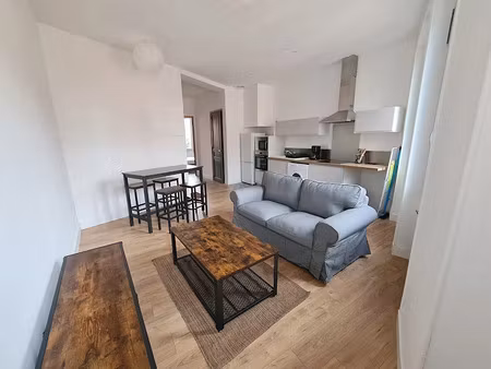 location meublée appartement 2 pièces 45.83 m² à salon-de-provence (13300)  790 €