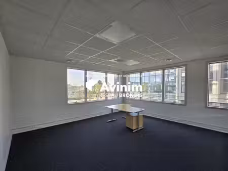 vente bureaux villepinte 93420 125m²