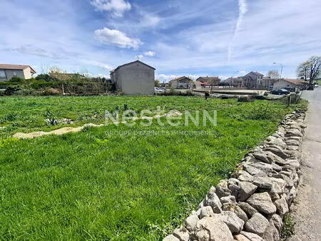 à vendre ? belle parcelle constructible de plus de 2000 m² au coeur de grazac