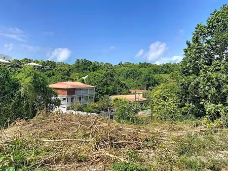 terrain le gosier 703 m2