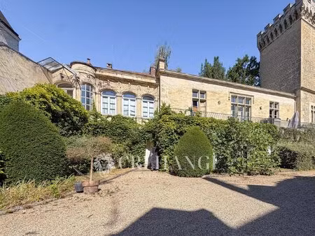location meublée - duplex de caractère aux volumes exceptionnels