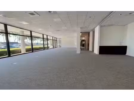 bureaux à louer au centre d'affaires keetberg à melsele.