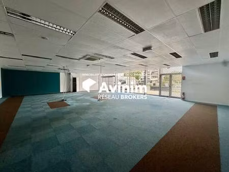 location commerce argenteuil 95100 950m²