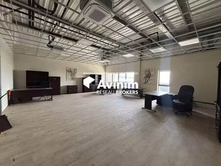 location commerce baie-mahault 97122 346m²
