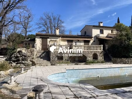 vente commerce montauroux 83440 720m²